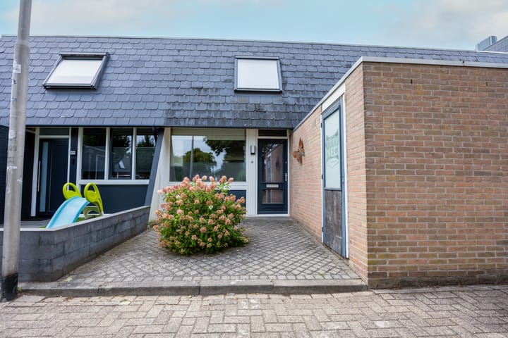Zwanenveld 3251 in Nijmegen foto
