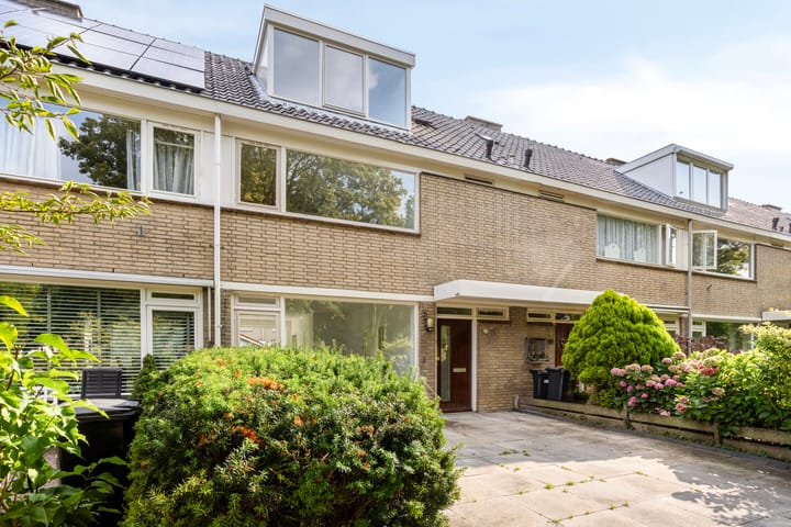 Zwanenwater 27 in Nieuw-Vennep