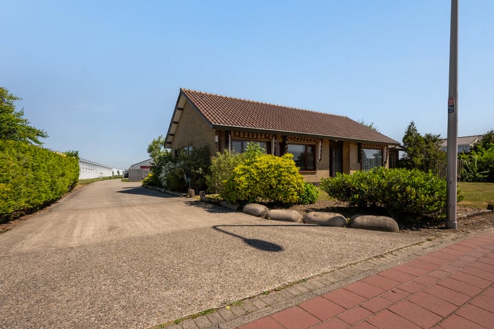Zwartendijk 14 in Monster