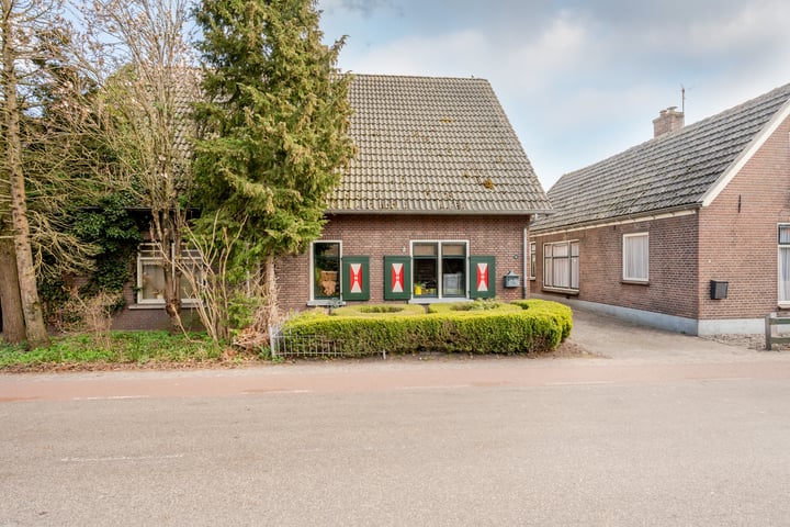 Zwarteweg 6 in Oosterwolde Gld foto