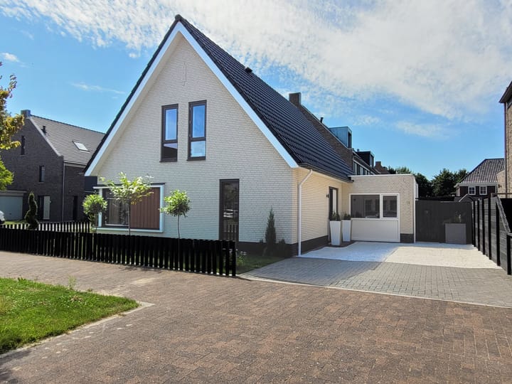 Photo of property Zwenkgrasstraat 13, Heerhugowaard