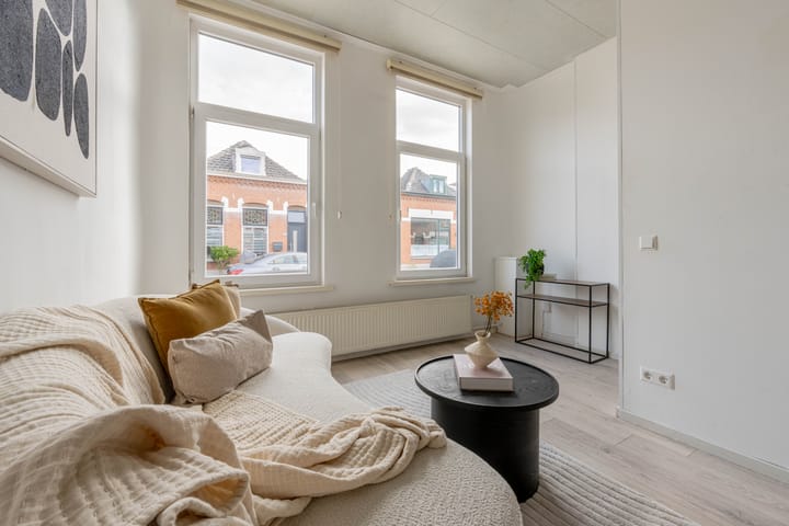 Zwijndrechtsestraat 25 in Rotterdam foto