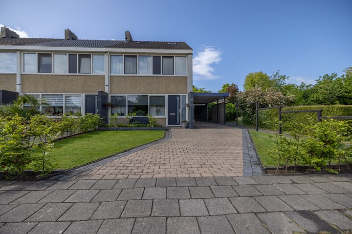 Zwitserlaan 26 in Surhuisterveen