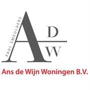Logo Ans De Wijn Woningen B.V.